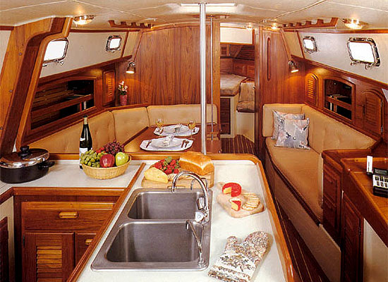 Pacific Seacraft 44: Salon Forward